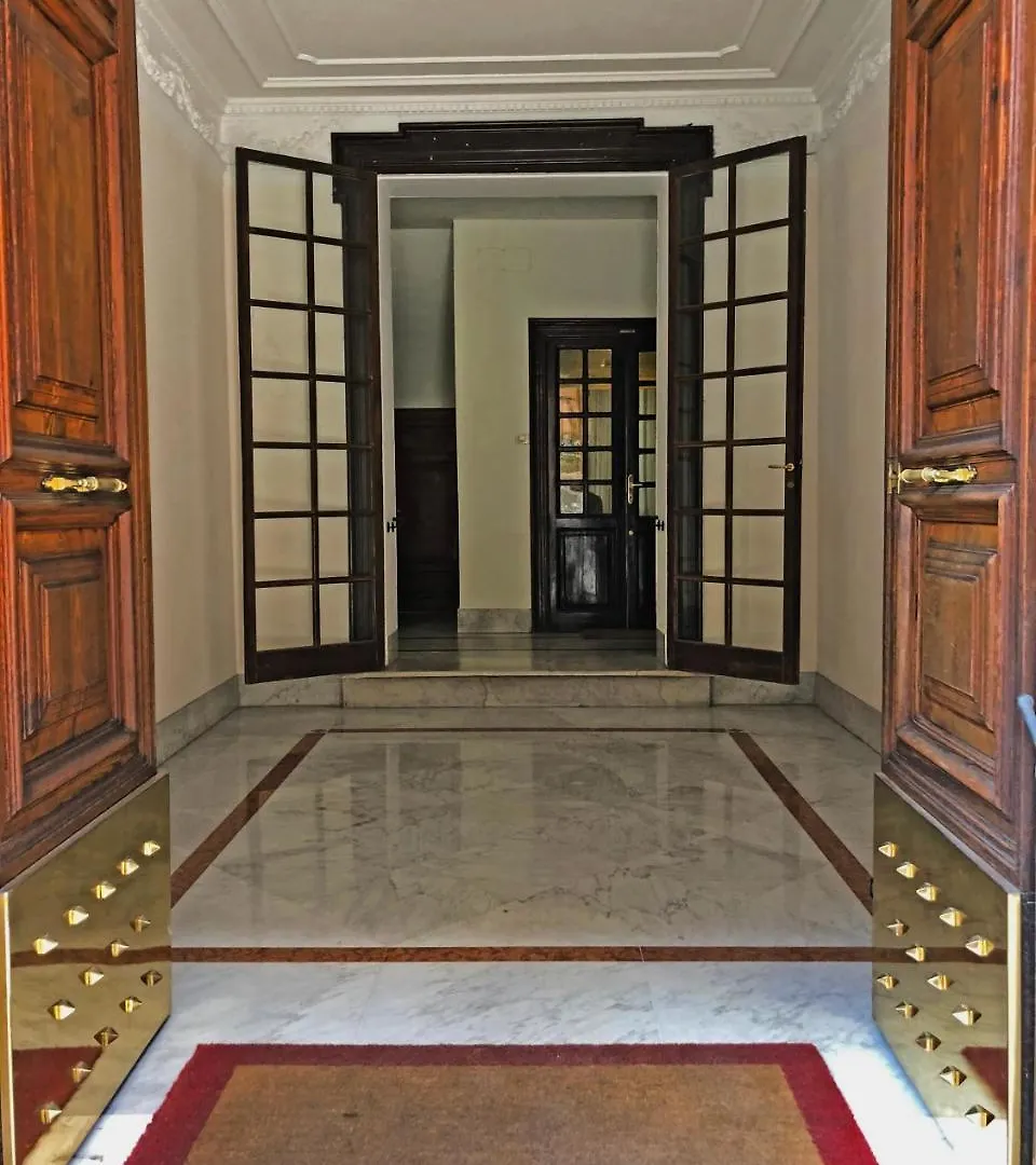 Clementi Portrait Otel Roma