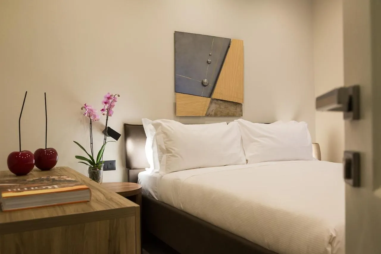 Clementi Portrait Otel Roma