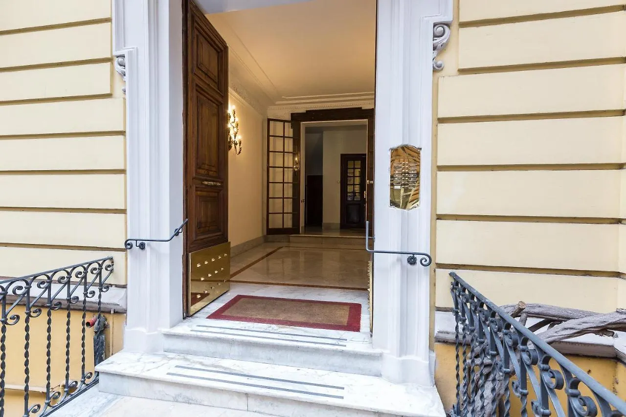 Clementi Portrait Otel Roma