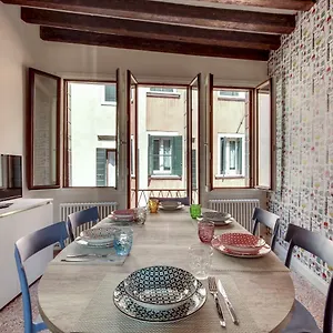  Apartment Rugabella Rialto Deluxe By Wonderful Italy Italy